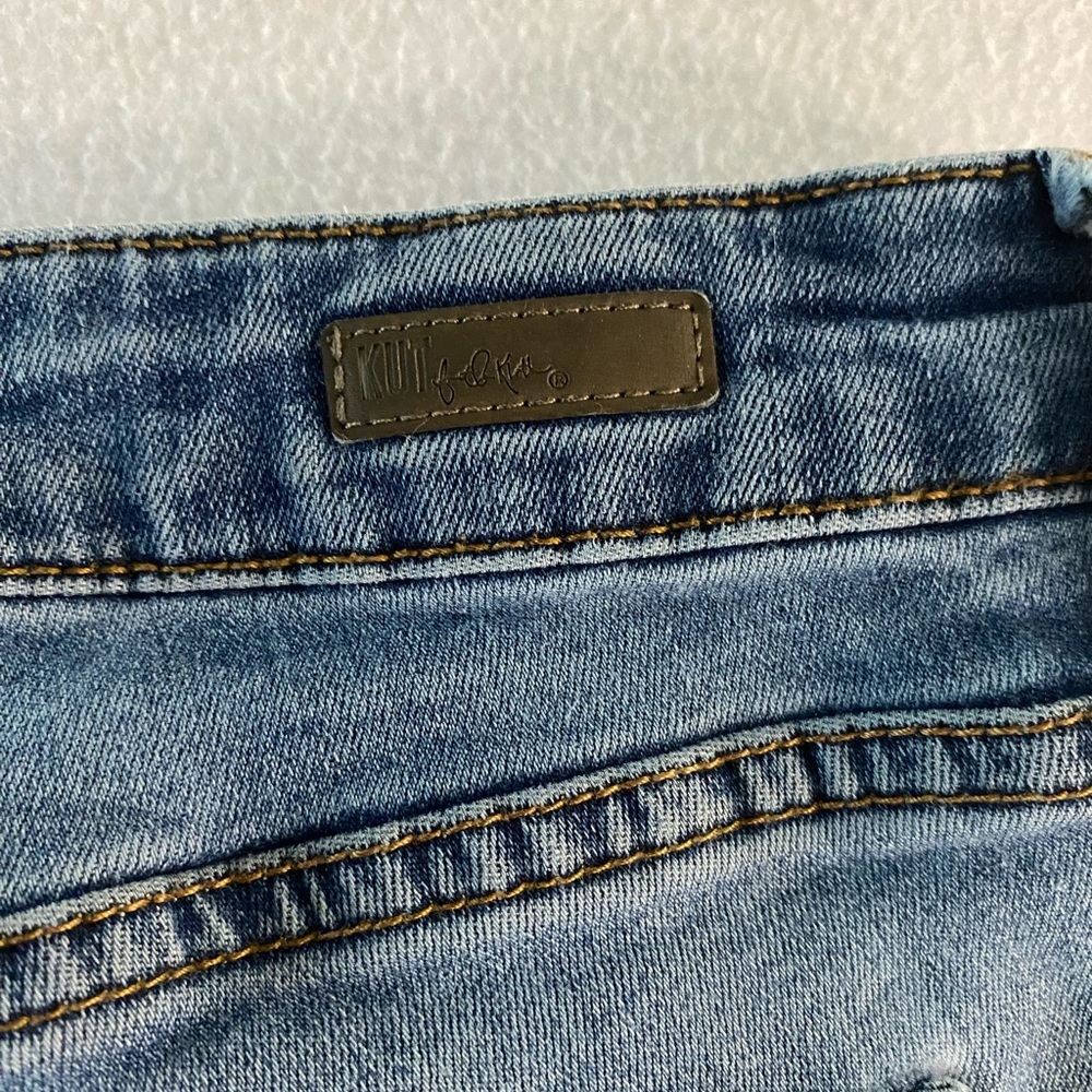 Kut from the Kloth Blue Jean Shorts Classic Cut-Off Style - Picture 3 of 11